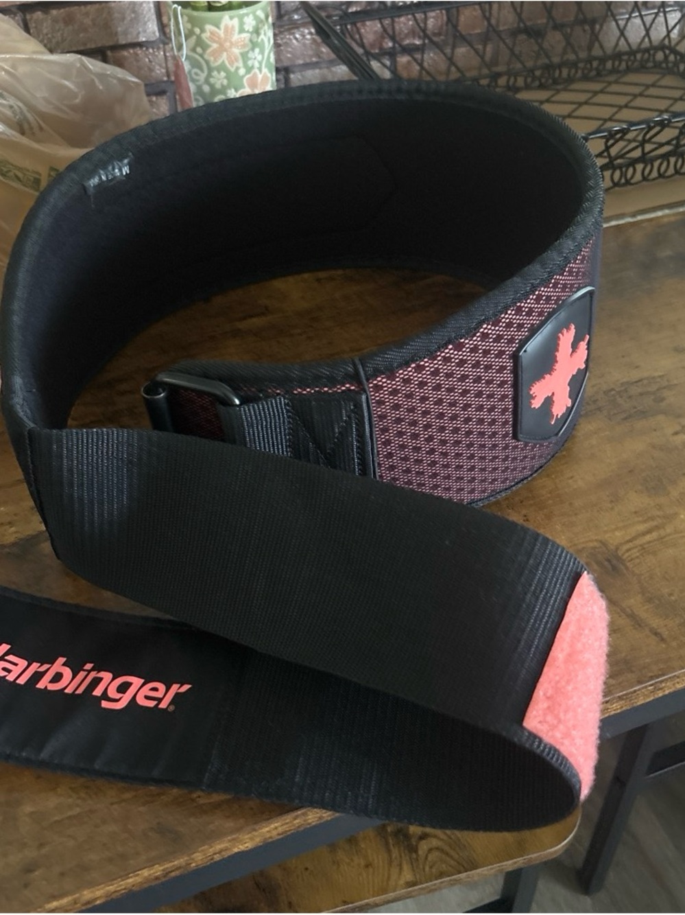 Men’s and Women Red and Black Weightlifting Belt weights lifting support.